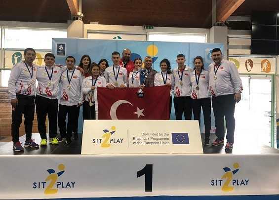 Oturarak Voleybolda Set Vermeden Avrupa Şampiyonu Olduk