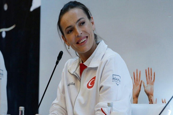 Eda Erdem Dündar: "İsmimizi Tokyo olimpiyatlarına yazdırmak istiyoruz"