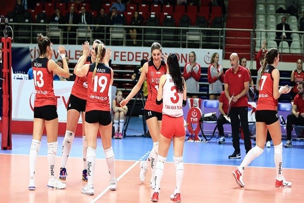 THY Tur için sahada