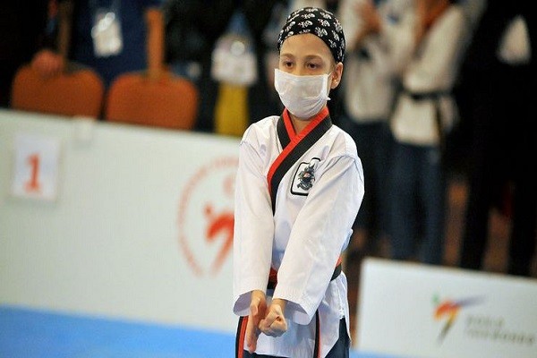 'Gerçek kahramanlar maske takar!'