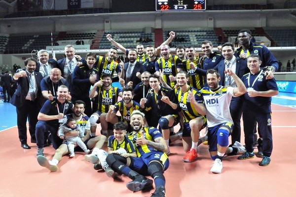 Fenerbahçe derbiden 3 puanla çıktı