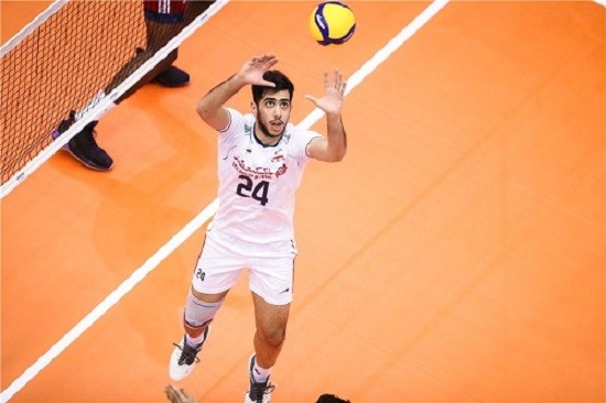 İranlı Yıldız Karimisouchelmaei’nin Parlama Zamanı