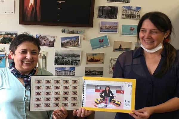 Gülen Hanoğlu'ndan Biz Takımı'nı duygulandıran Jest