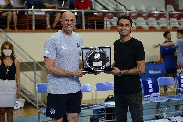 Glenn Hoag’a anlamlı plaket