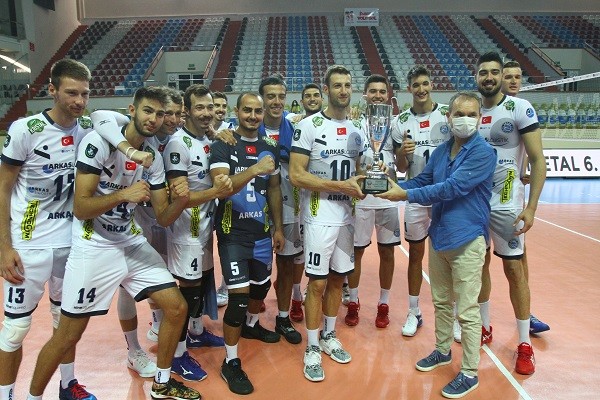 TSYD İzmir Turnuvasında Şampiyon Arkas Spor
