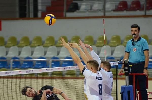 Galatasaray Arkas'ı İzmir'de 3-1 yendi