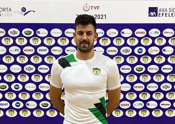 300'ler Kulübünden Koray Solhan Spor'da