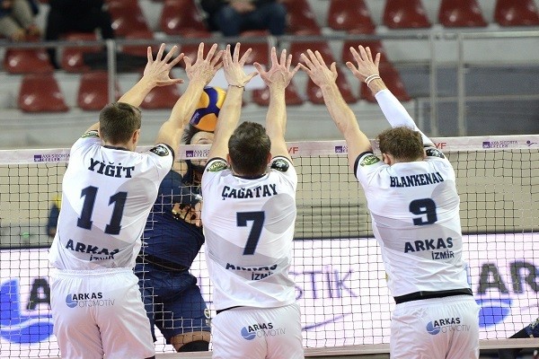 Fenerbahçe İzmir'den 3 puanla döndü