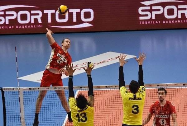 Ziraat Bankkart F.Bahçe'yi durdurdu, bir basamak yükseldi