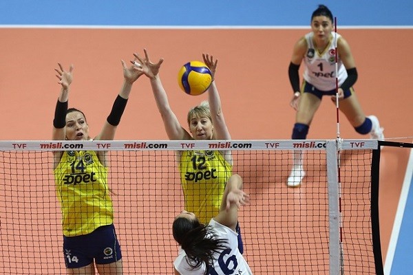 Fenerbahçe Opet, İLBANK'a set vermedi