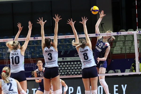 Fenebahçe Opet, Sarıyer'e set vermedi