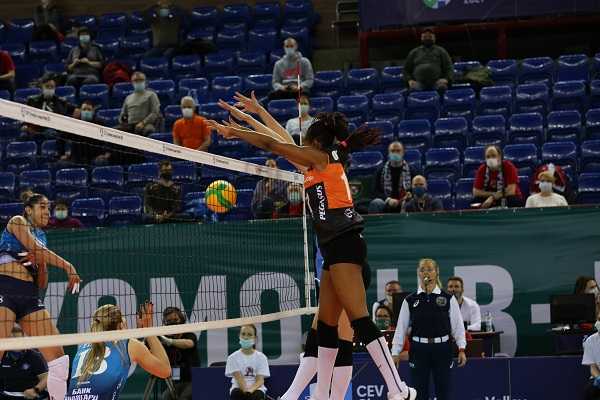 Eczacıbaşı VitrA altı galibiyetle Çeyrek Finalde