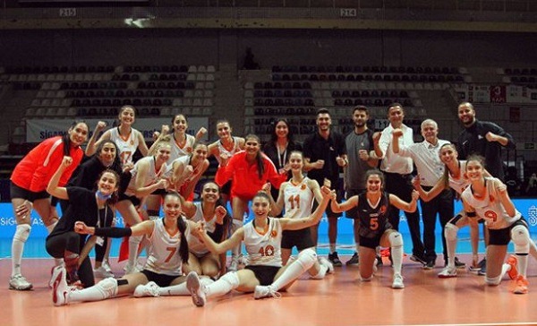 Karayolları, aklı Cev Cup'ta kalan Cim Bom'u 3-0 yendi