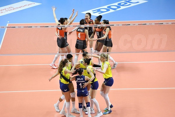 Eczacıbaşı VitrA'yı deviren Fenerbahçe Opet Final'de