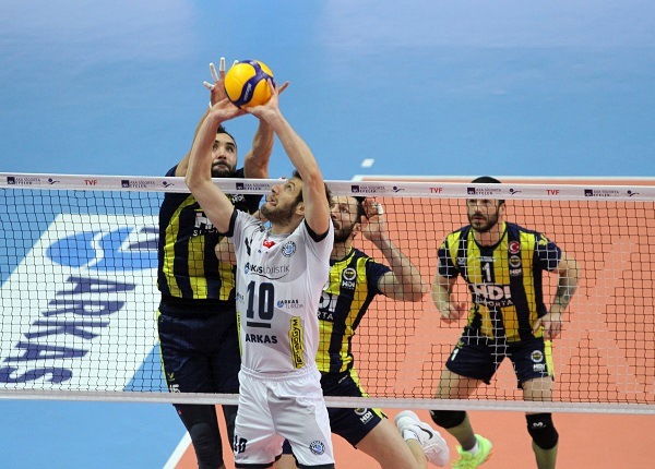 Fenerbahçe Seriyi İstanbul' a taşıdı