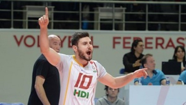 F.Bahçe Galatasaray'dan Burak Mert'i transfer etti