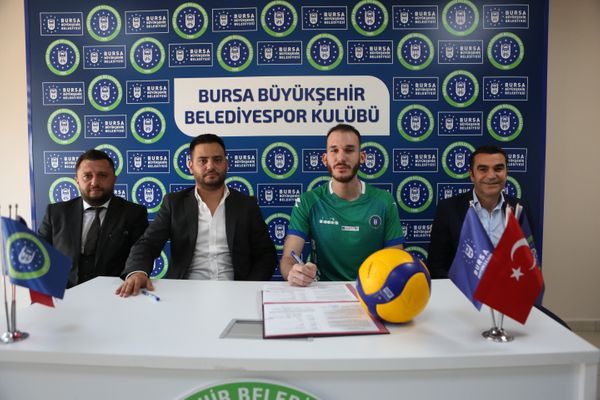 Burakhan Tosun Bursa BŞ Belediyespor'da