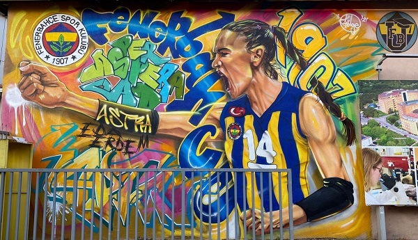 UNİFEB 'den Kaptan Eda'ya harika graffiti