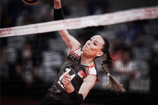 Kaptan Eda: 'Hepimizin kalbi, aklı ülkemizde'