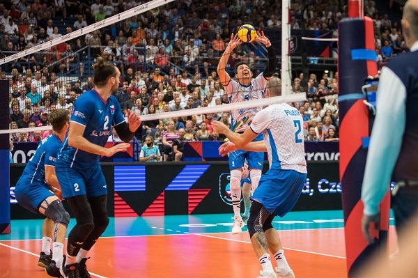 Yarı Finalin son eşleşmesi Slovenya - Polonya