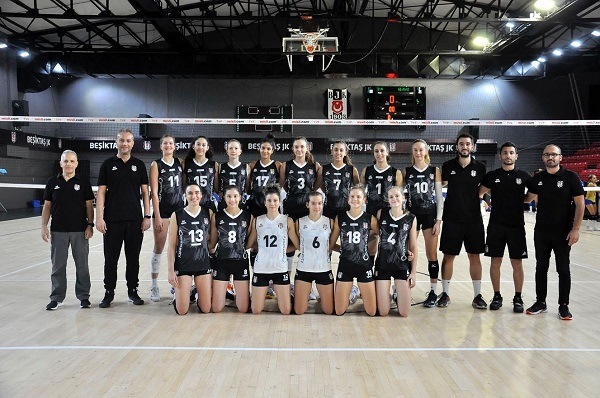 Beşiktaş, Fenerbahçe'yi 3-1 yendi