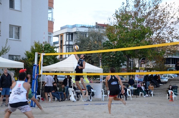 Marmara Beach Volley Değirmenaltı Kupası Başladı