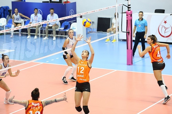 Eczacıbaşı Dynavit 5 sette kazandı