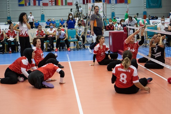 Paravolley Avrupa Şampiyonası Kemer'de başladı
