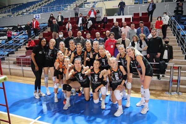 Sakarya Sultanları'ndan Fenerbahçe'ye 1 set