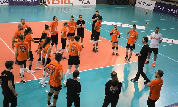 Eczacıbaşı Dynavit'te yoğun derbi mesaisi