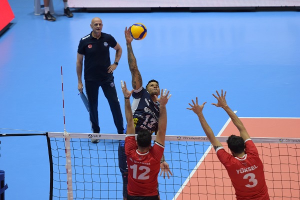Arkas Spor ile Spor Toto'nun Avrupa randevusunda ilk perde Arkas'ın