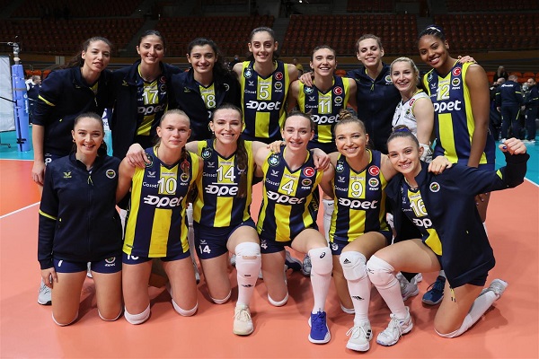 Fenerbahçe Opet, Bulgaristan'dan 3 puanla döndü
