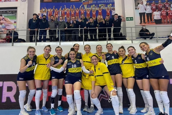 Adam Voleybol'un inanılmaz geri dönüşü İLBANK'a ilk mağlubiyeti tattırdı