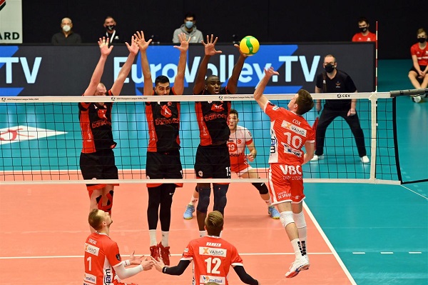 Ziraat Bankkart 3-2 kaybetti, umutlarını Moskova'ya taşıdı