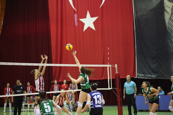 Kadınlar 2.Lig'de çeyrek final maçları başladı