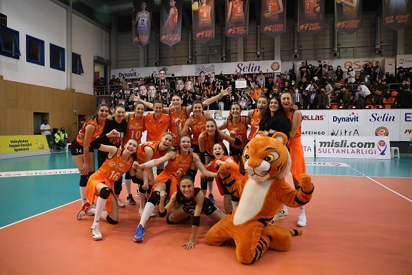 Eczacıbaşı Dynavit Galatasaray'dan rövanşı aldı