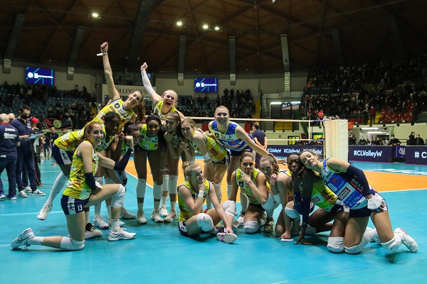 Yarı Final oynamadan Finale yaklaşan Imoco oldu