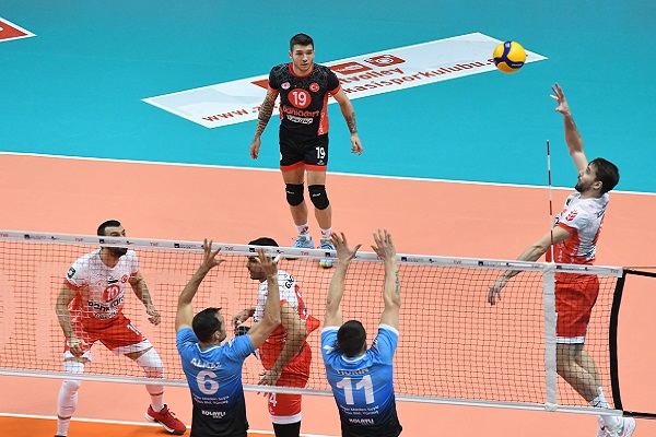 Ziraat Bankkart'tan Afyon'a 1 set