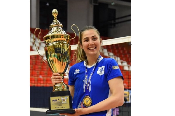 Kardelen İpek Sümer'li KV Drita Şampiyon