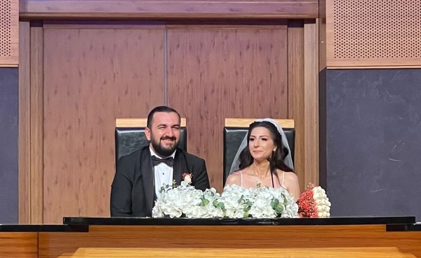 Mutluluklar Diliyoruz