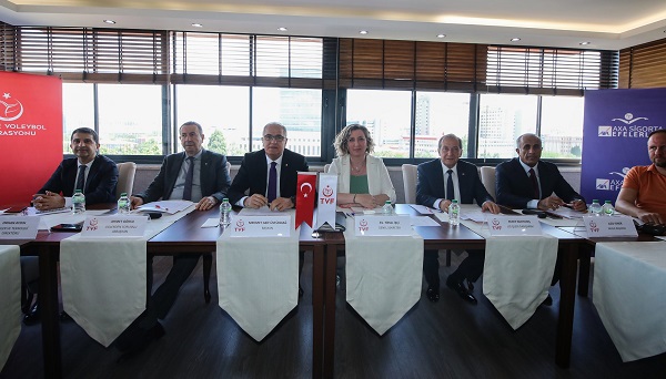 AXA Sigorta Efeler Ligi 2021-2022 Sezonu Değerlendirme Toplantısı Yapıldı