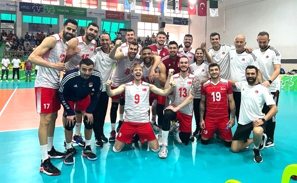 Efeler, Akdeniz Oyunları'nda Yunanistan'ı 3-1 yendi