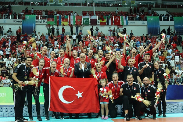 Sultanlar Altın Madalyalarına Kavuştu