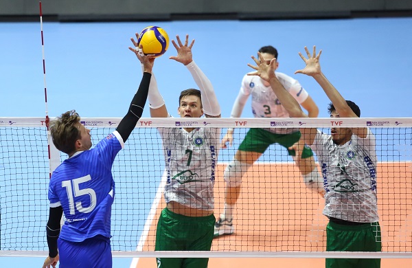 Bursa TSYD Voleybol Turnuvası'nda heyecan sürüyor