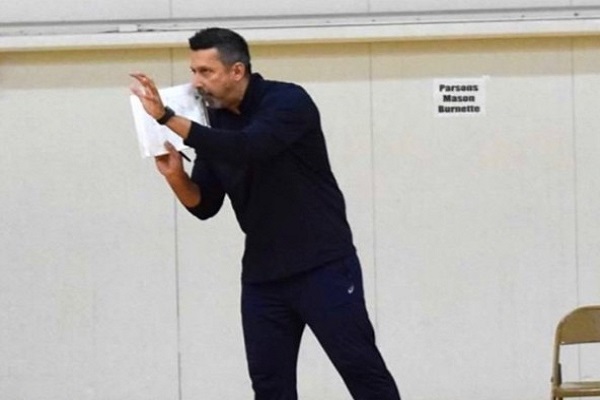 Porto Rikolu Bir Voleybol Emekçisi: Angel Wichel Gonzalez Escobales