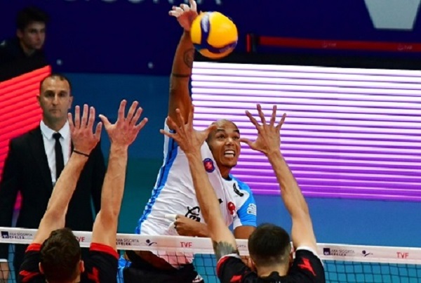 Komple bir oyuncu Nimir Abdel-Aziz