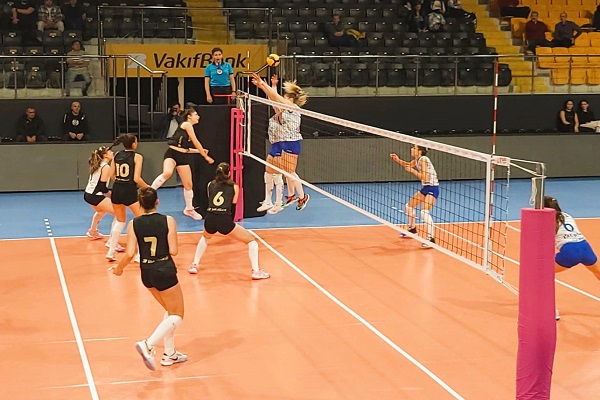 VakıfBank, İstanbul BB'nin 4 maçlık serisine son verdi