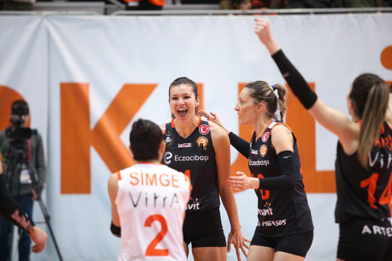 2023 Eczacıbaşı Dynavit, VakıfBank Derbisine Hazırlanıyor