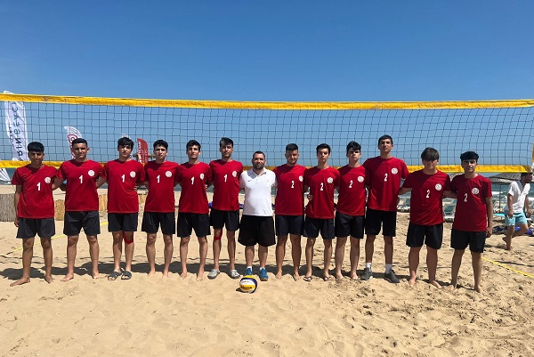 İstanbul Voleybol Plajda da Kürsüde