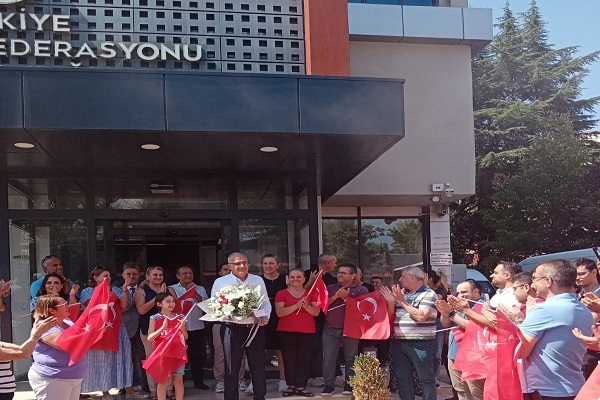 VİDEO HABER: TVF Başkanı Üstündağ’a Coşkulu Karşılama